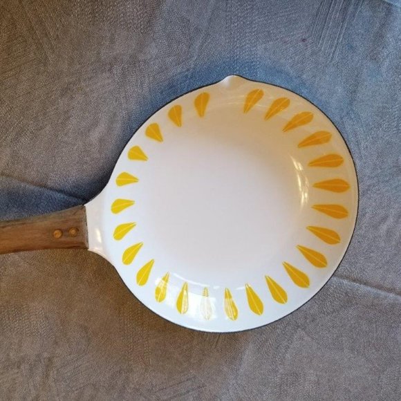 Cathrineholm of Norway Enamel Sauté Skillet Frying Pan VTG Lotus Yellow White - Picture 1 of 5